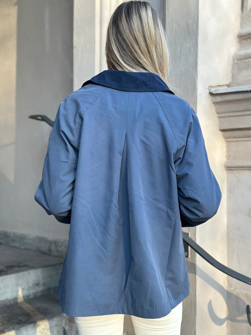 PIECES - VILMA LS A-SHAPE TRENCHCOAT - OMBRE BLUE/NIGHT SKY