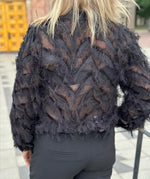 Ladda upp bild till gallerivisning, SELECTED FEMME - MYLINE LS FLUFFY CROPPED SHIRT - BLACK
