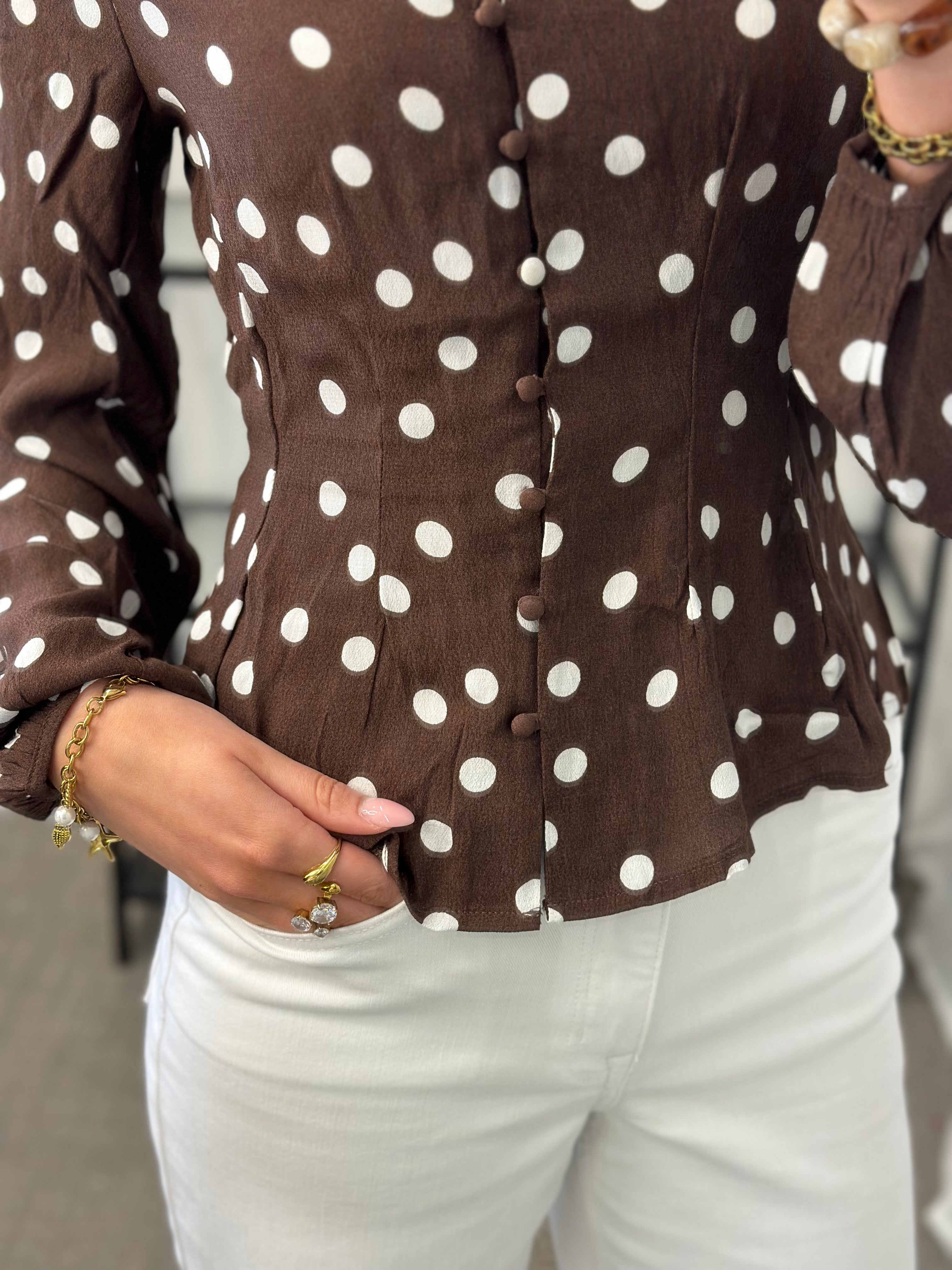 VEROMODA - ELISA L/SV-NECK BUTTON TOP - CHOCOLATE/SNOW WHITE