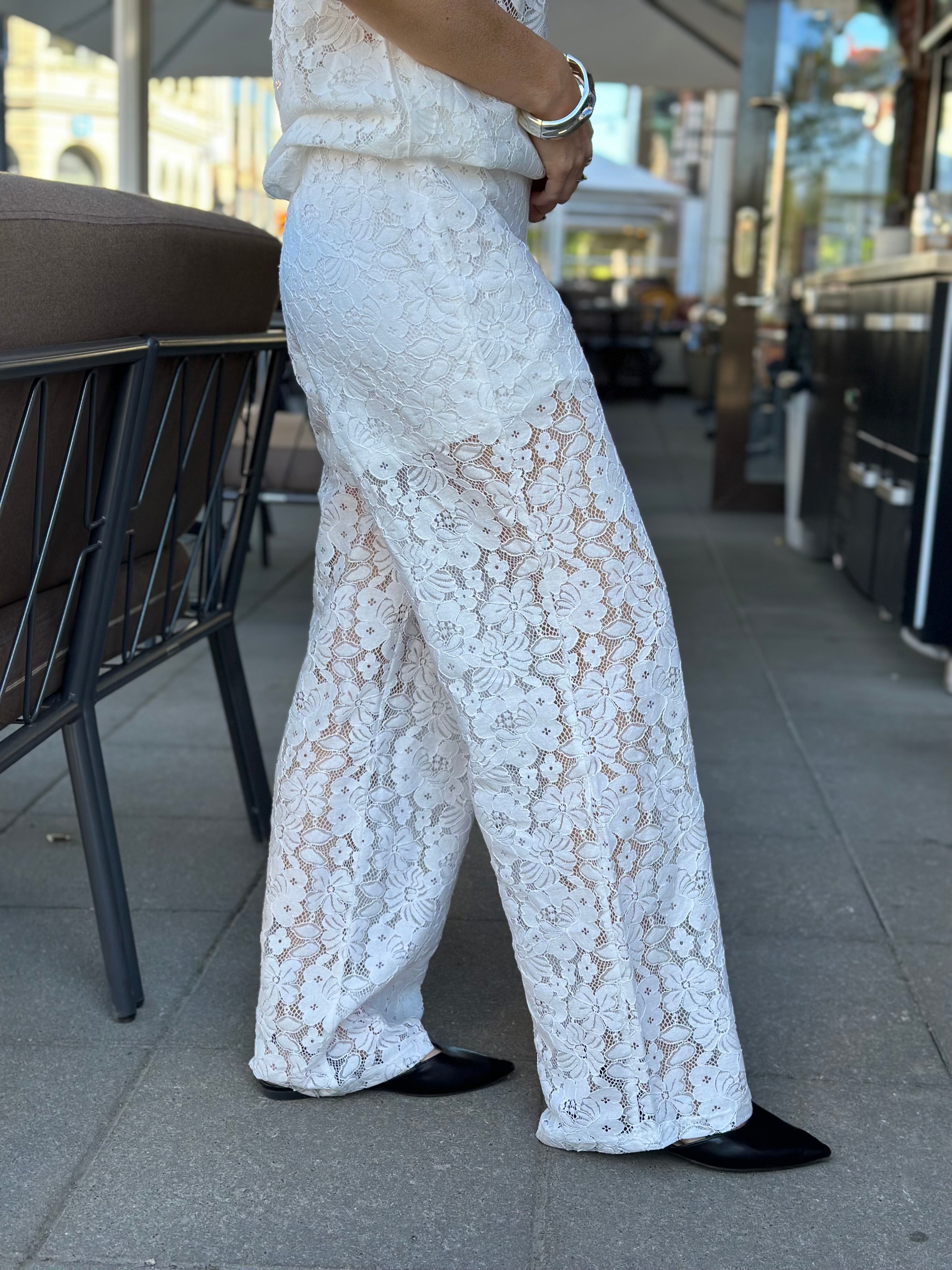 VEROMODA - HONEY LACE NM LOOSE PANTS - SNOW WHITE/FLOWER LACE