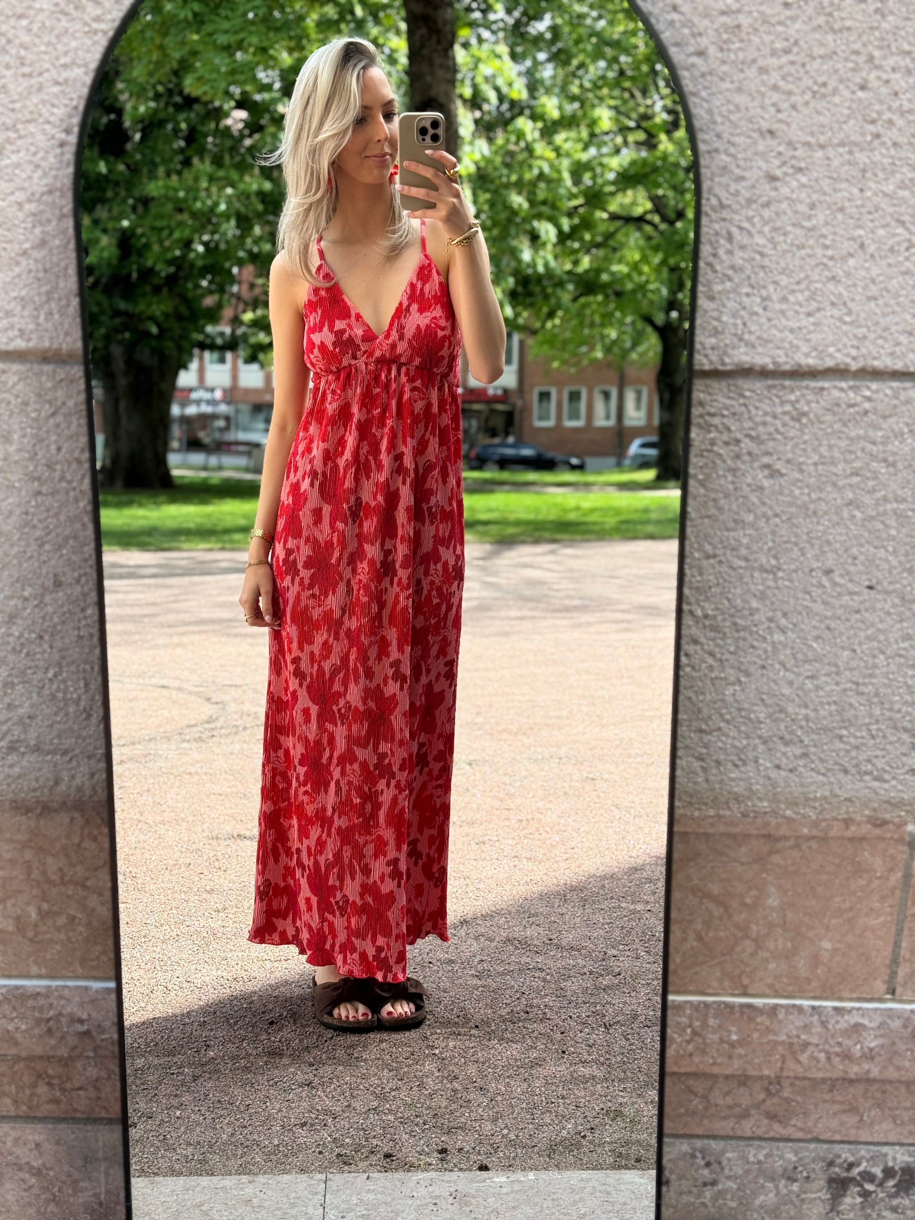 PIECES - FLORA SL STRAP DRESS - ADRENALINE RUSH/RED TONES
