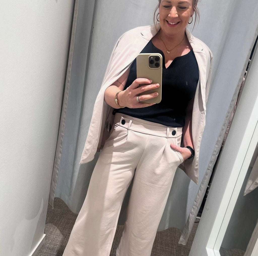 JDY - GEGGO NEW ANCLE PANTS - CHATEAU GRAY - BLACK BUTT