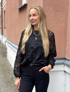 MARTA - BLOMMIG BLUS 7688 - BLACK