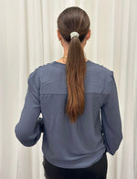 Ladda upp bild till gallerivisning, ONLY - METTE V-NECK LS SMOCK TOP - OMBRE BLUE
