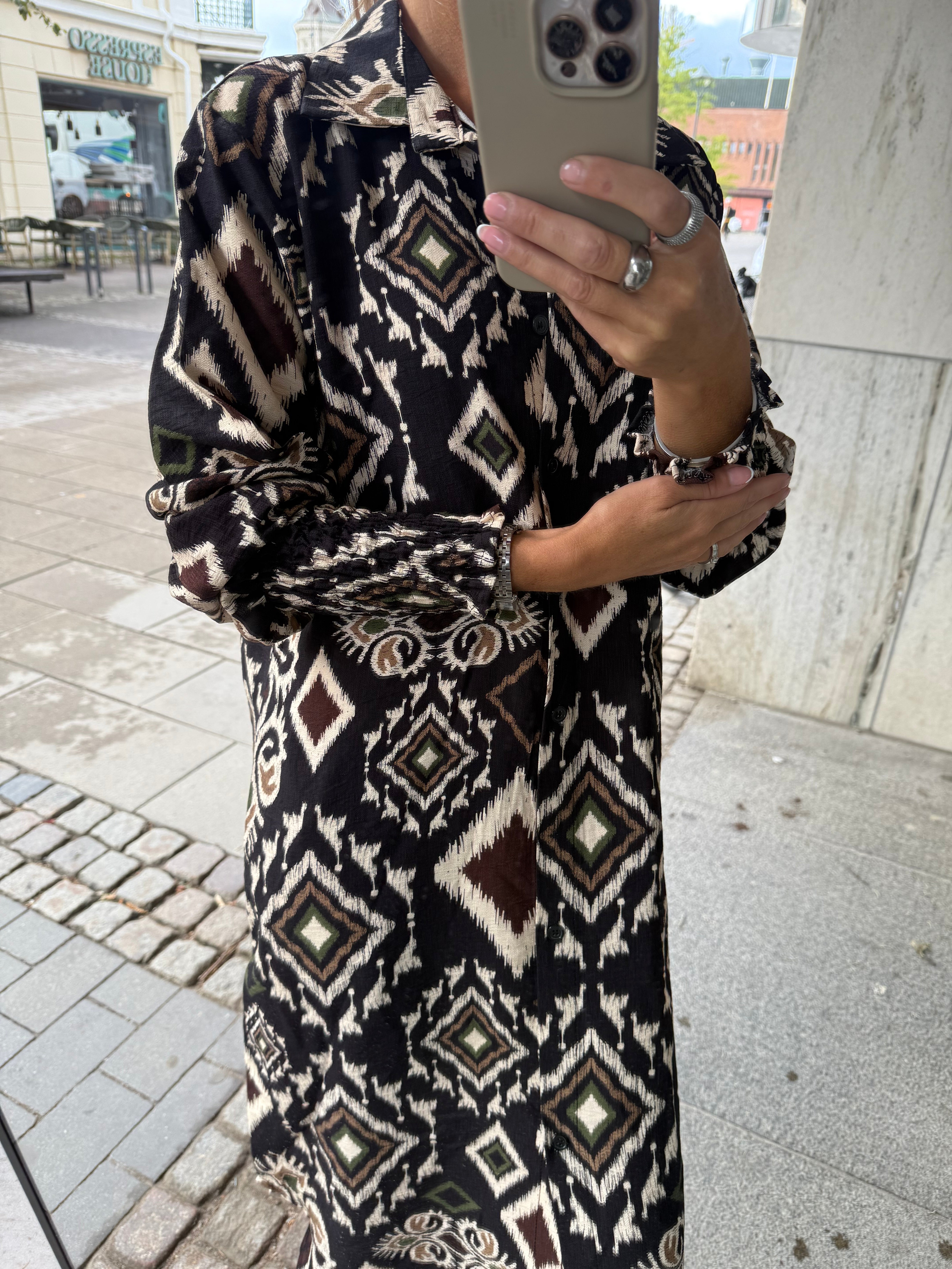 MARTA - KLÄNNING 7617 - NERO 1489