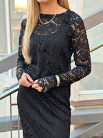 Ladda upp bild till gallerivisning, MARTA - SPETS TOPP 7707 - BLACK
