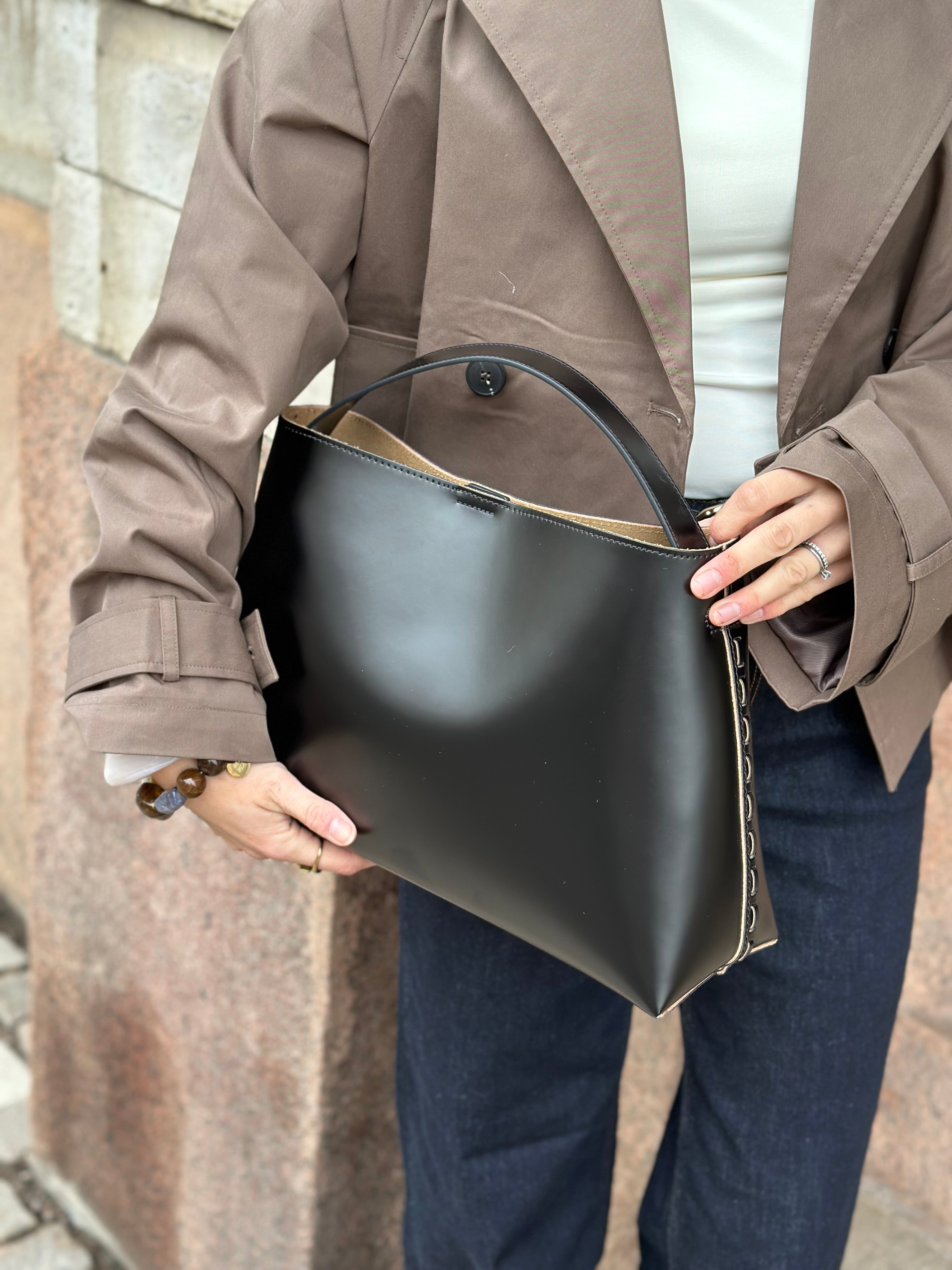 SELECTED FEMME - STELLA MEDIUM LEATHER BAG - BLACK