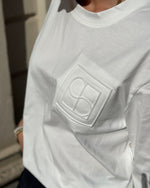 Ladda upp bild till gallerivisning, SOAKED - JINA LOGO TEE - BROKEN WHITE
