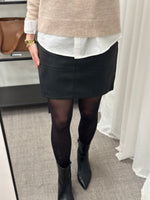 Ladda upp bild till gallerivisning, VEROMODA - IDA SHORT COATED SKIRT - BLACK
