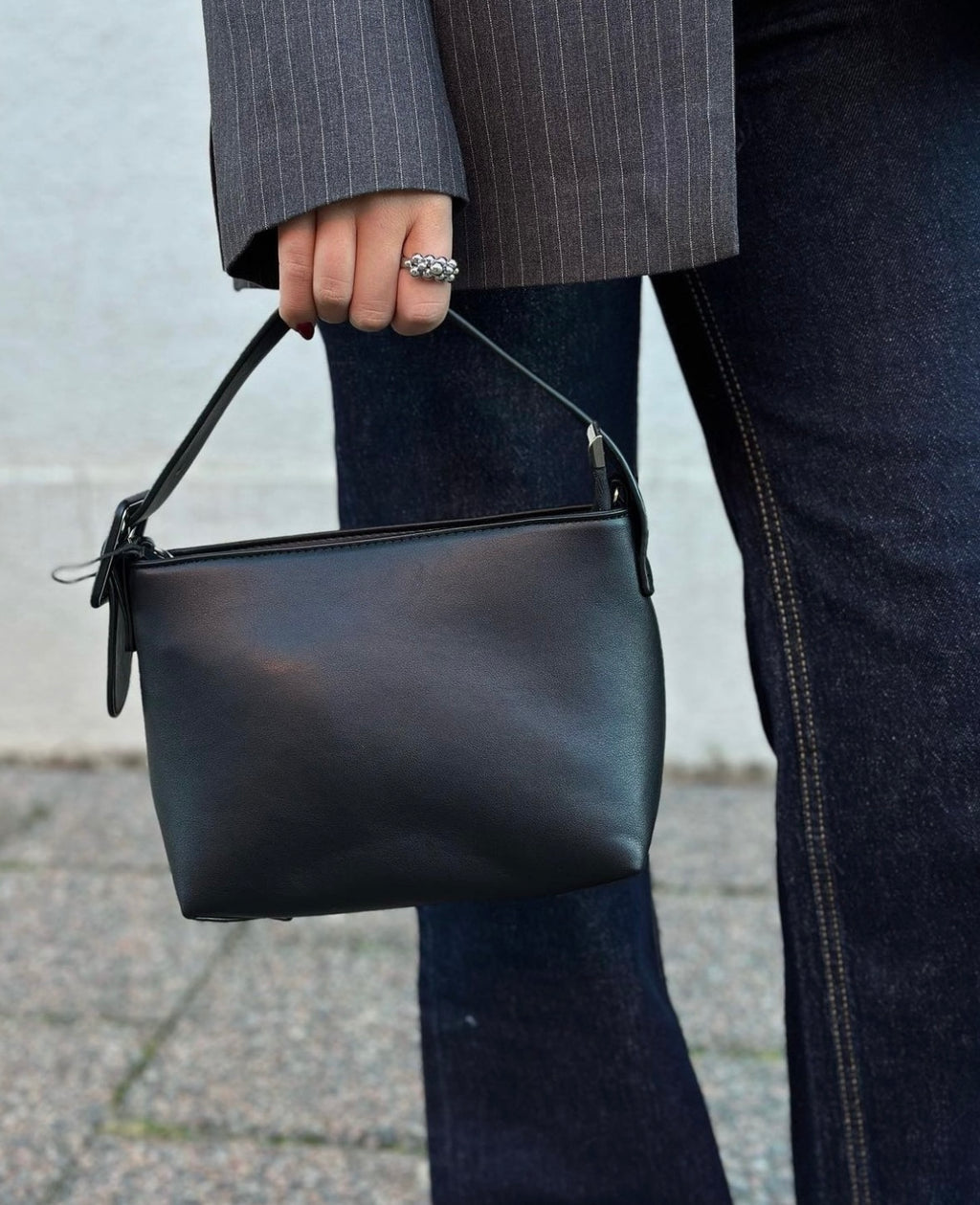 PIECES - UMA CROSS BODY - BLACK