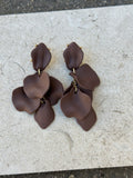 BOW19DETAILS - LEAF EARRINGS- DARK BROWN
