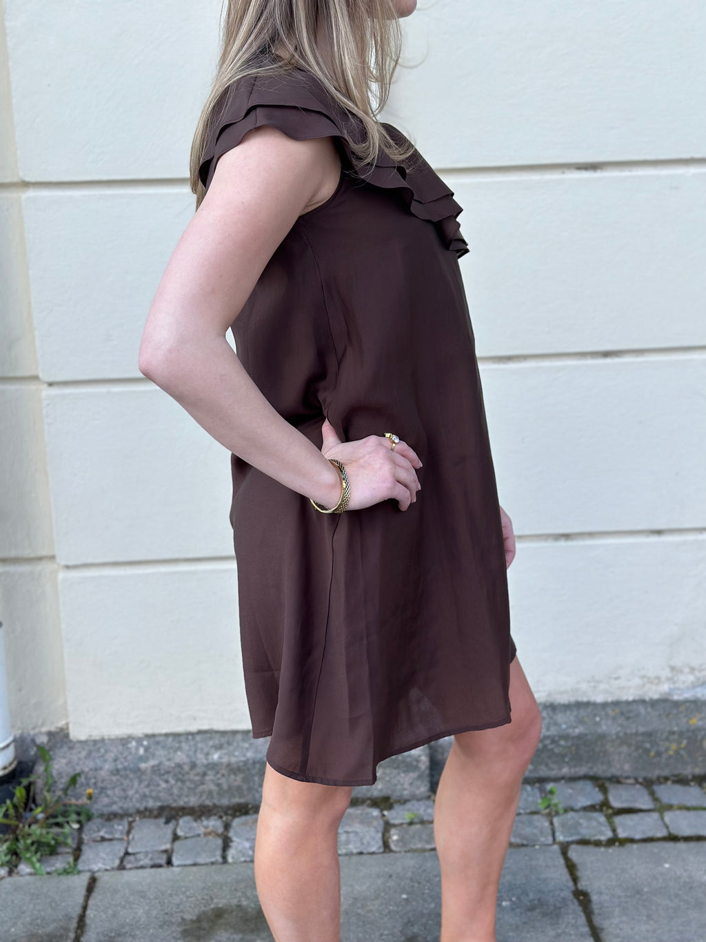 PIECES - PENELOPE ONE-SHOULDER DRESS - CHICORY COFFEE
