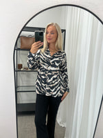 Ladda upp bild till gallerivisning, JDY - PEPPER LS V-NECK SHIRT - PHANTOM
