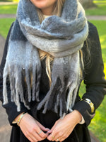 Ladda upp bild till gallerivisning, VEROMODA - IVY LEAGUE SCARF - GREY
