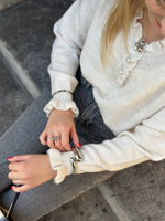Ladda upp bild till gallerivisning, JDY - LETTY LS V-NECK FRILL PULLOVER - EGRET/MELNGE
