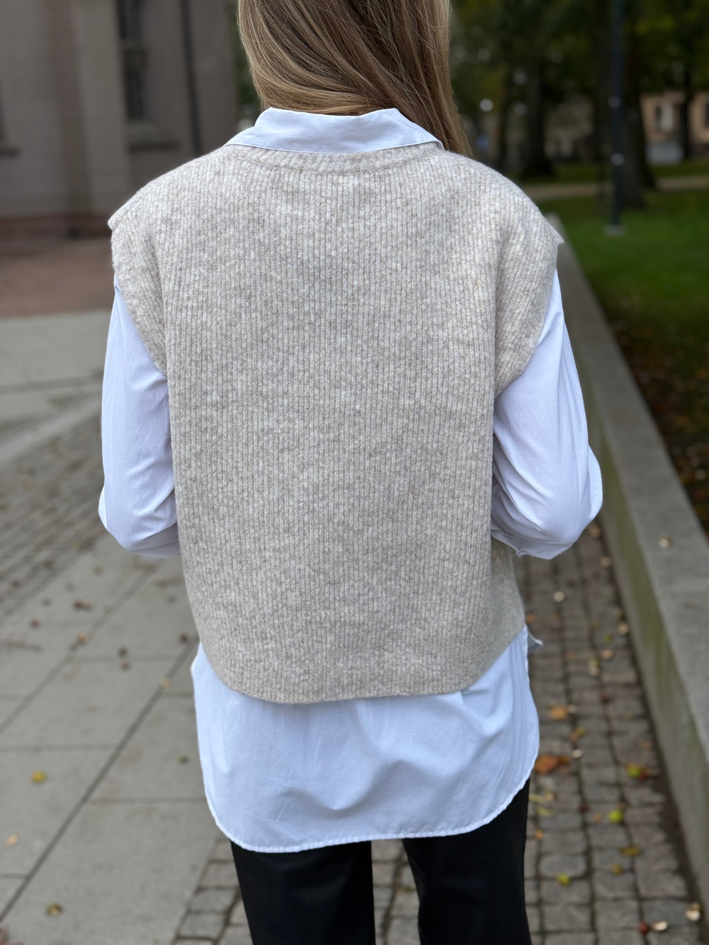 MARTA - CELESTIA KNIT VEST 9980 - BEIGE
