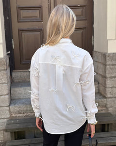 SOAKED - JOA BOW SHIRT LS - BROKEN WHITE