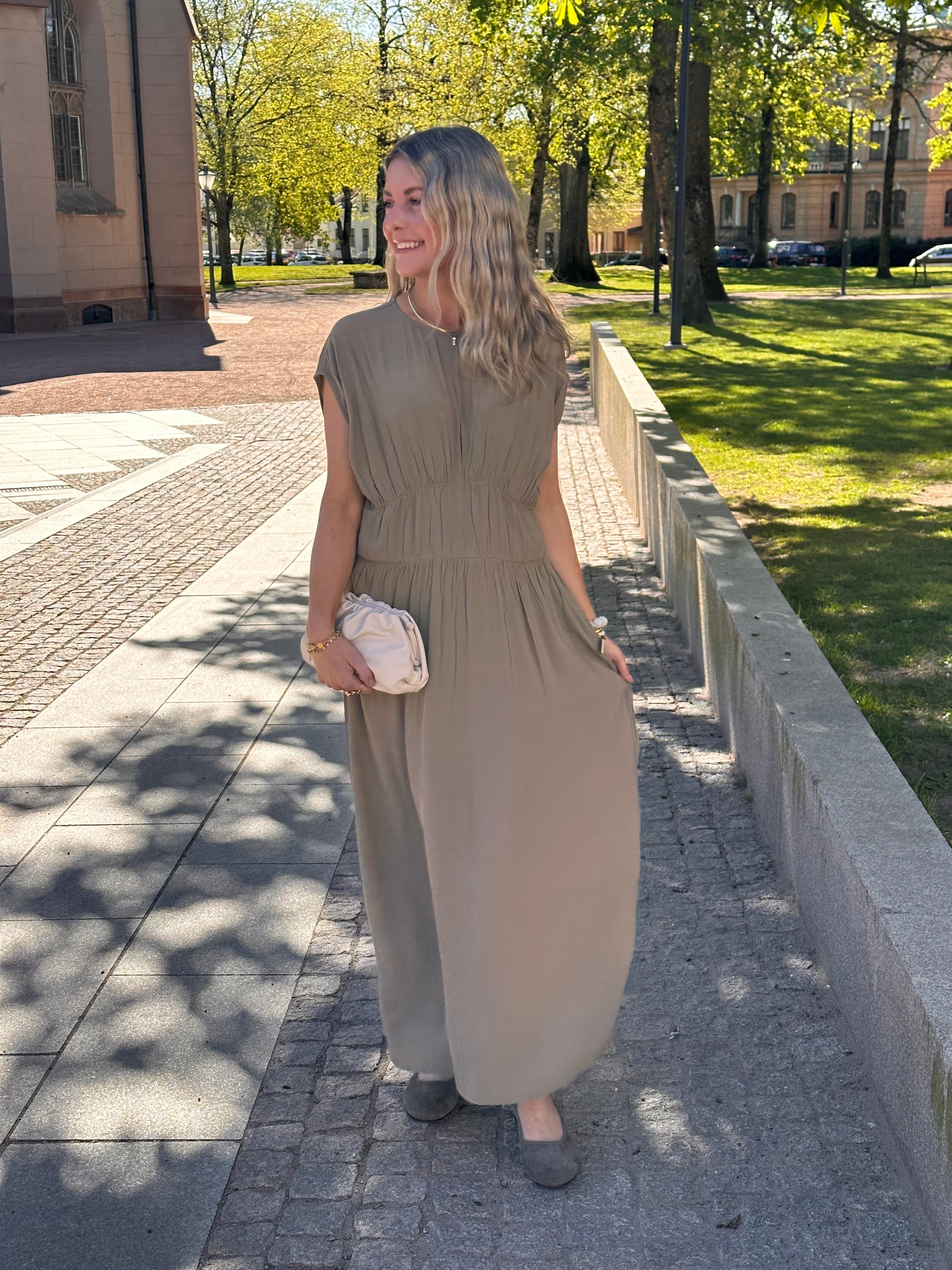 SOAKED - KLEIO DRESS 30409221 - DYSKY GREEN