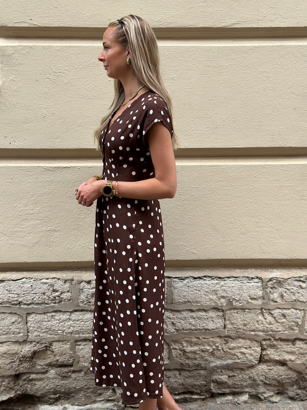 VEROMODA - ELISA SL PLEAT SHIRT 7/8 DRESS - BROWN/ SNOW WHITE