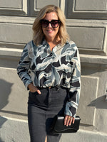 Ladda upp bild till gallerivisning, VERO MODA - BELINE BEA LS LONG SHIRT - BLACK/BEA
