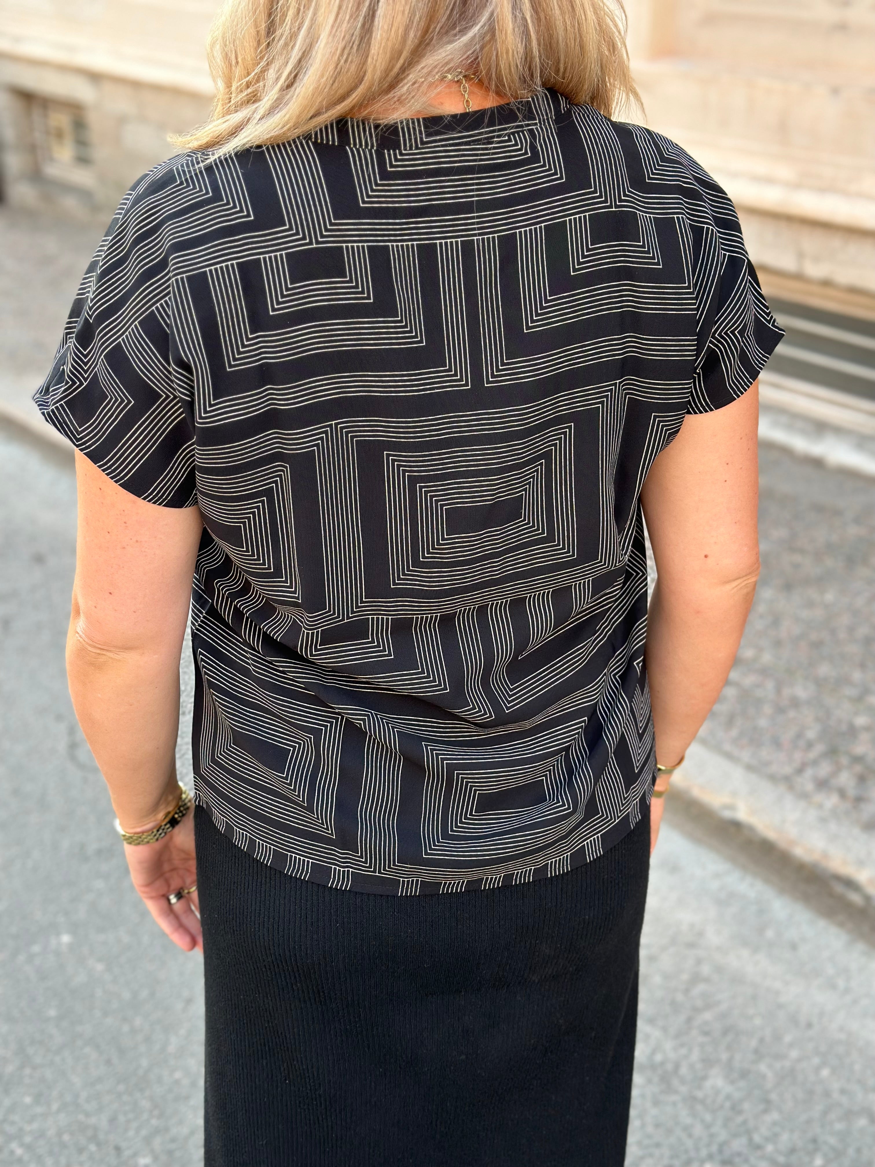 JDY - LION LIFE TOP - BLACK/WHITE