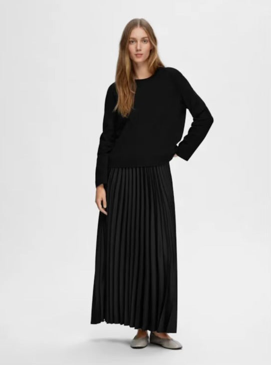 SELECTED FEMME - ESSENTIAL LS ROXY TEE - BLACK