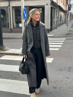 Ladda upp bild till gallerivisning, VERO MODA - FORTUNEAYA XTRA LONG COAT - DARK GREY MELANGE
