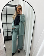 Ladda upp bild till gallerivisning, JDY - GEGGO NEW LONG PANT - CHINOIS GREEN/BLACK BUTT
