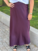 Ladda upp bild till gallerivisning, VEROMODA- MERLE ANKLE SKIRT - WINETASTING

