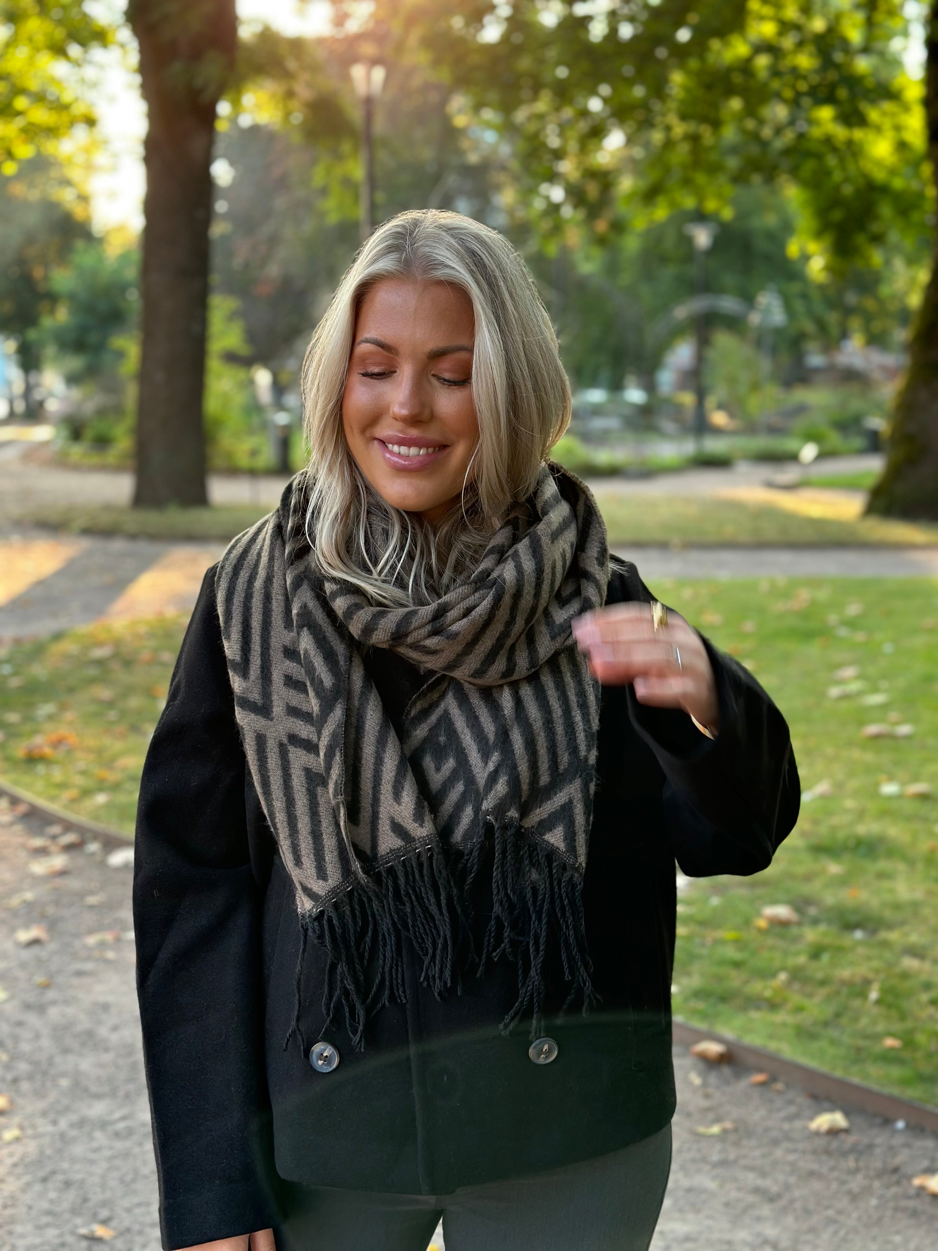 VERO MODA - FONDA SCARF - BROWN LENTIL/BLACK