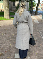 Ladda upp bild till gallerivisning, PIECES - MARBEL LONG COAT - MOREL
