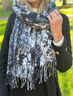 Ladda upp bild till gallerivisning, PIECES - LONG SCARF - DECEMBER SKY/SNAKE
