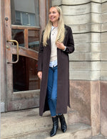 Ladda upp bild till gallerivisning, VEROMODA - FORTUNEAYA XTRA LONG COAT - CHOCOLATE TORTE
