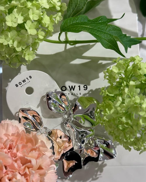 BOW19 DETAILS - LEAF EARRINGS - METALLIC SILVER