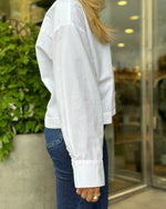 Ladda upp bild till gallerivisning, SELECTED FEMME - FASTHA LS CROPPED BOXY SHIRT - BRIGHT WHITE
