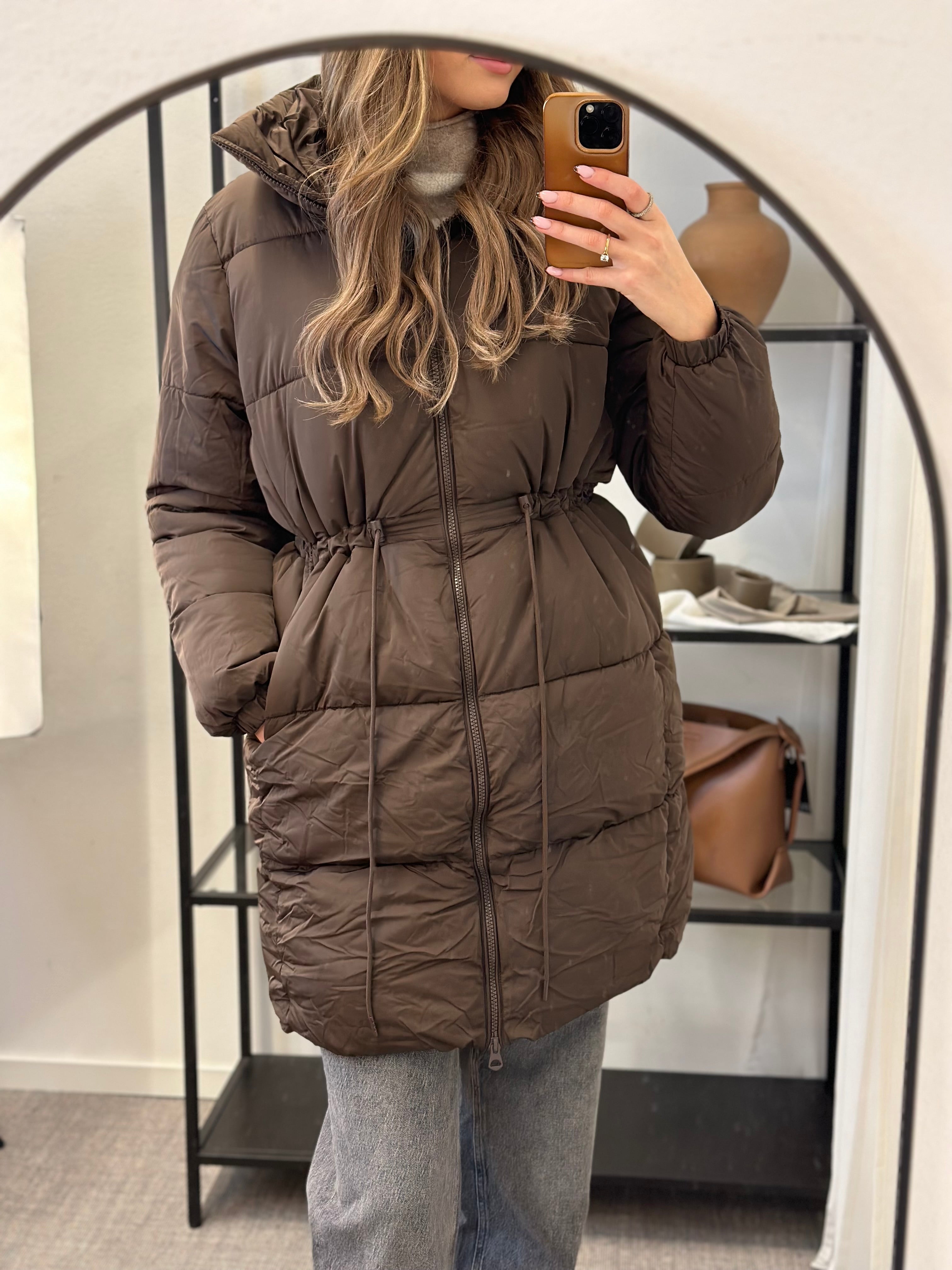 PIECES - JUMBO PUFFER JACKET - HOT FUDGE