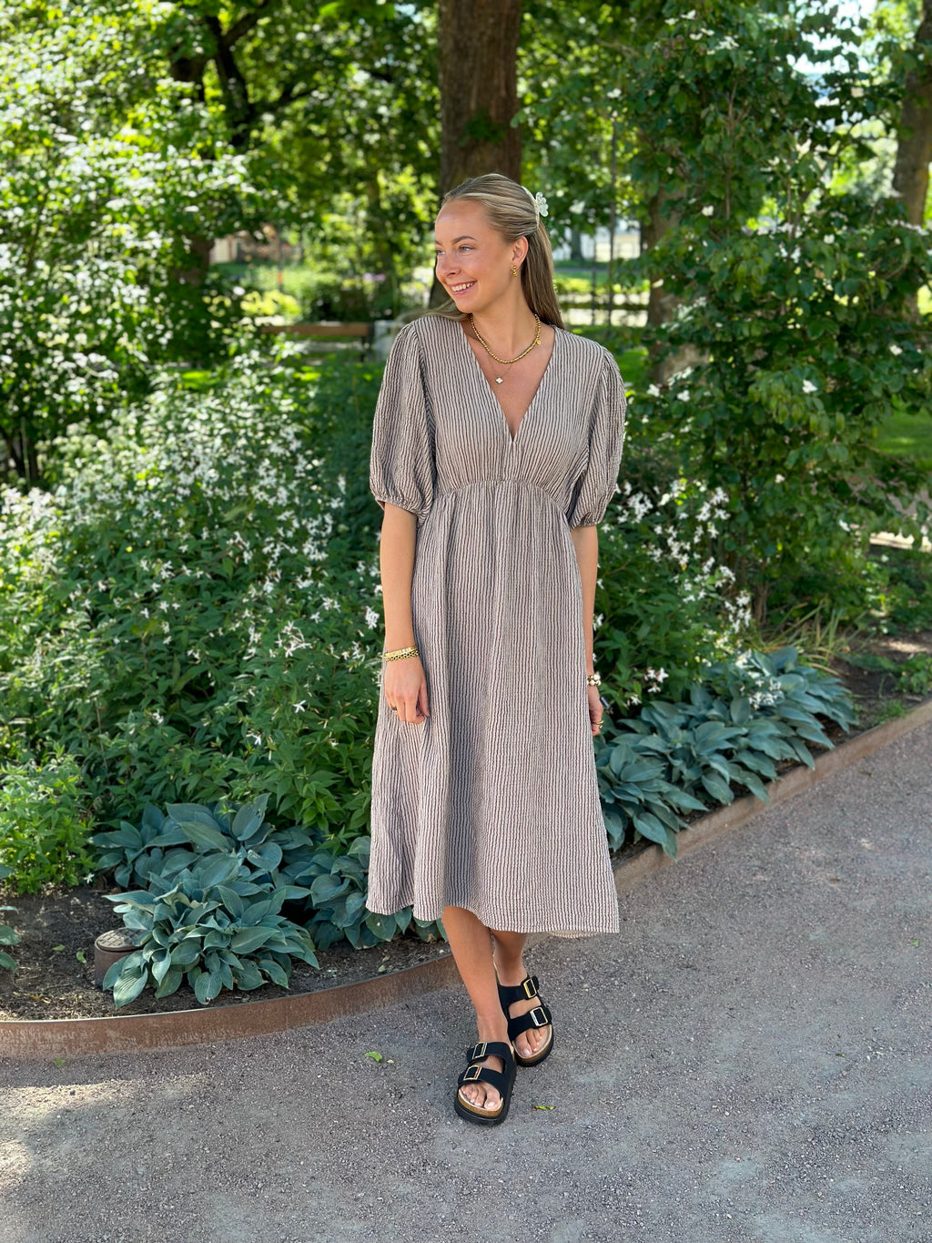 JÖRLEVIK - STRIPE DRESS LÅNG ÄRM - COFFEE