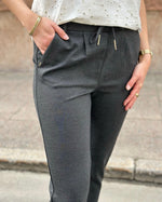 Ladda upp bild till gallerivisning, ONLY - POPTRASH LIFE EASY PANT - DARK GREY MELANGE
