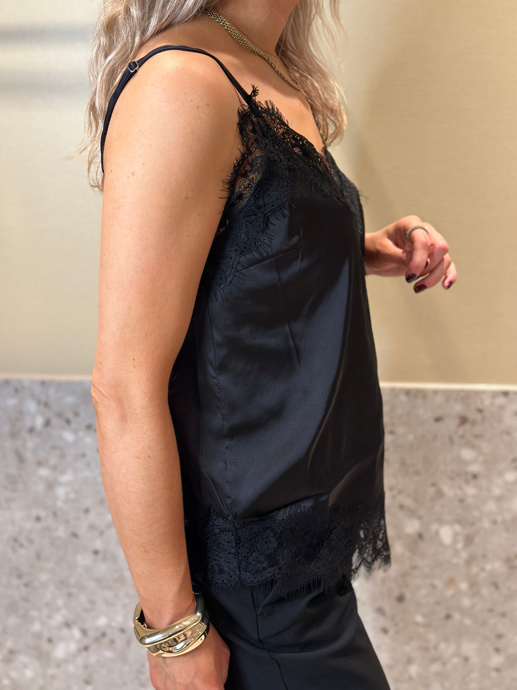 PIECES - NOMI STRAP SATIN LACE TOP - BLACK