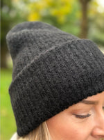 Ladda upp bild till gallerivisning, PIECES - BERA HOOD - BLACK
