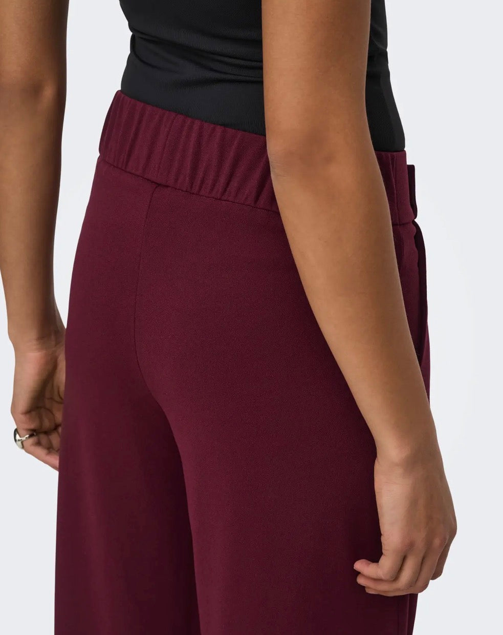 JDY - GEGGO NEW LONG PANT - CABARNET / BLACK BUTTONS