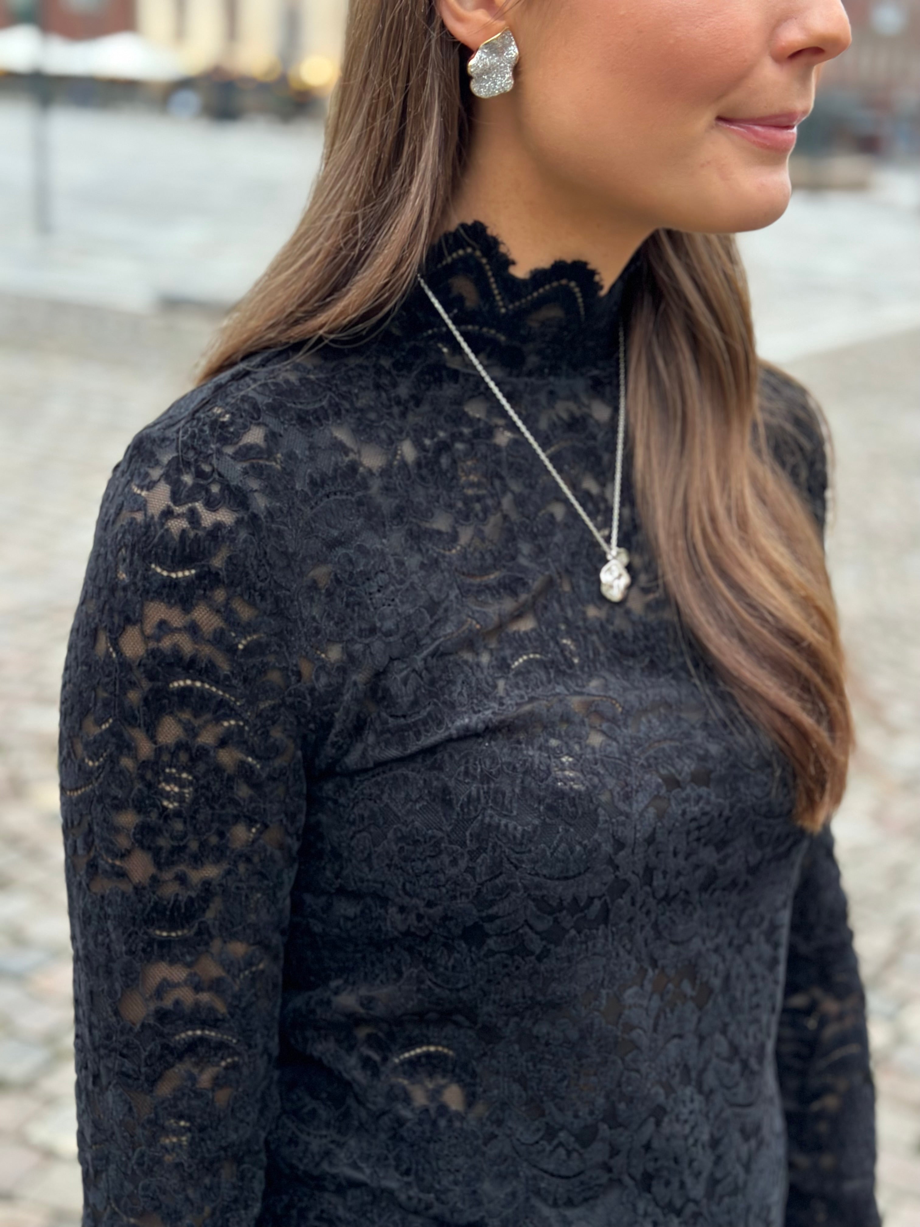 SOAKED - SABLE MOCKNECK TEE - BLACK