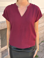 Ladda upp bild till gallerivisning, JDY - LION LIFE TOP - MAROON BANNER
