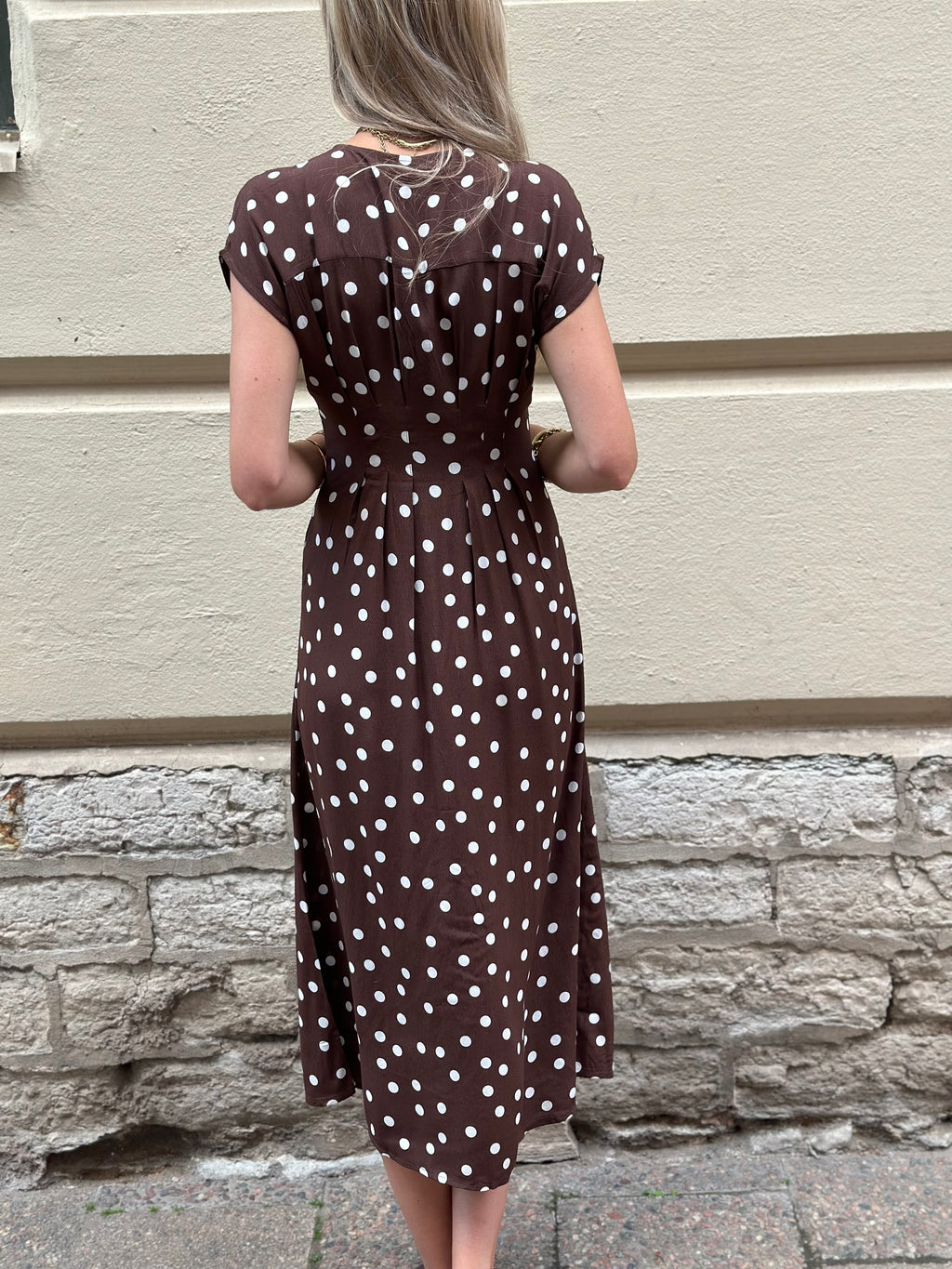 VEROMODA - ELISA SL PLEAT SHIRT 7/8 DRESS - BROWN/ SNOW WHITE