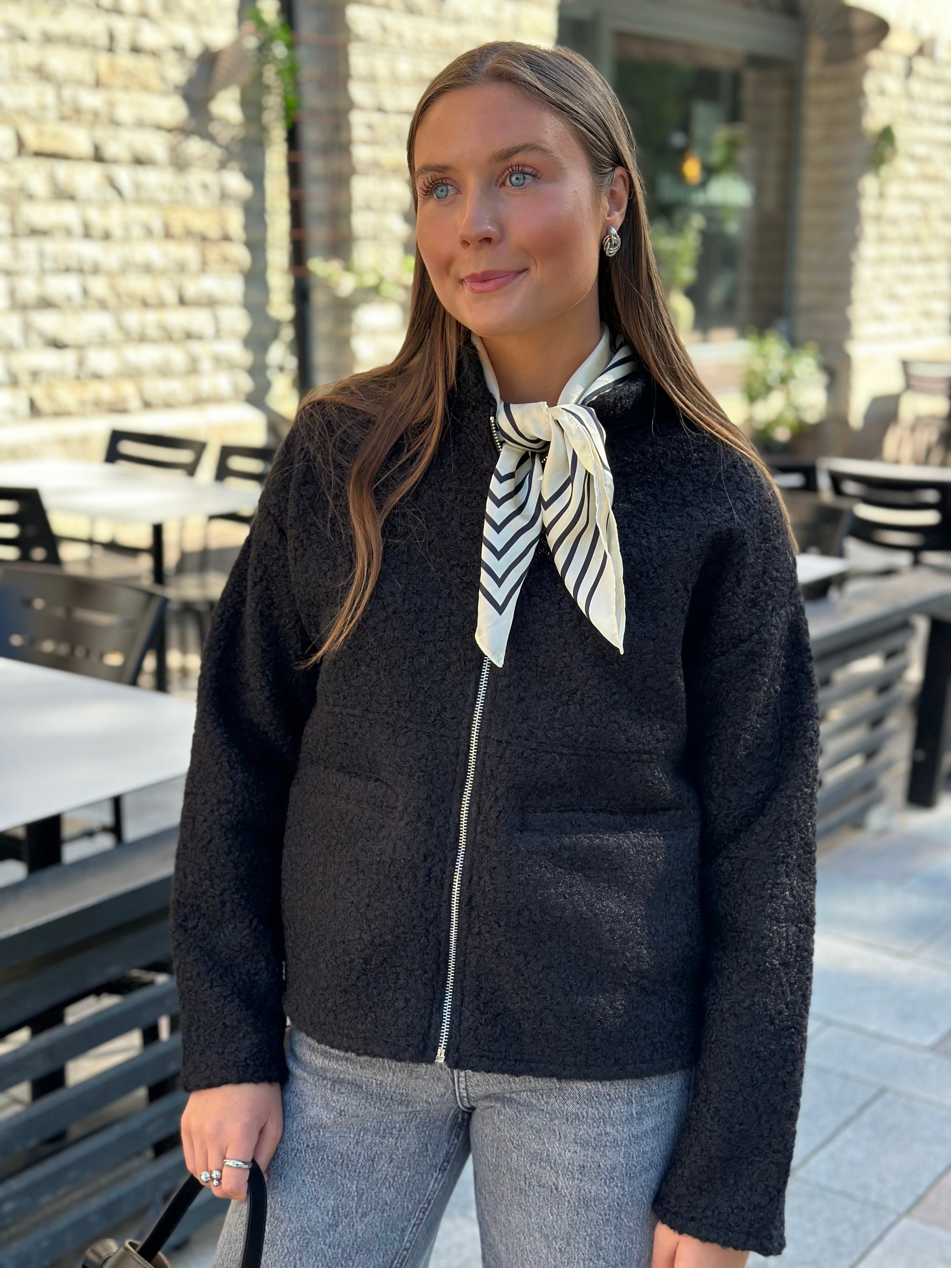 LEVETÉ ROOM - NISSA TEDDY - BLACK