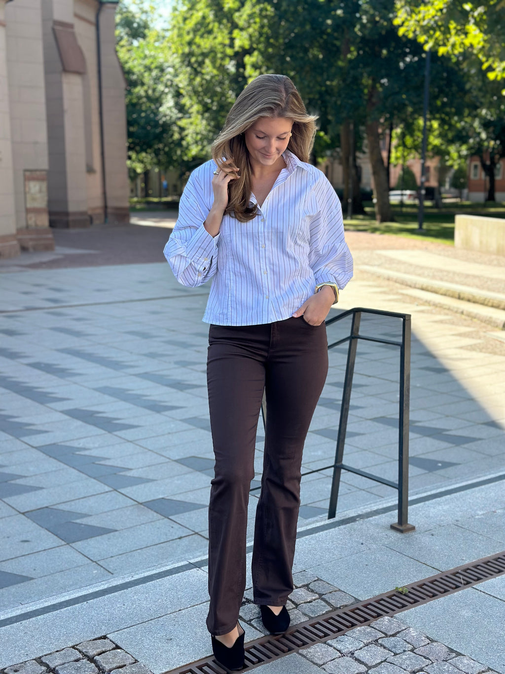 ONLY - BLUSH MID FLARED - BLACK COFFEE