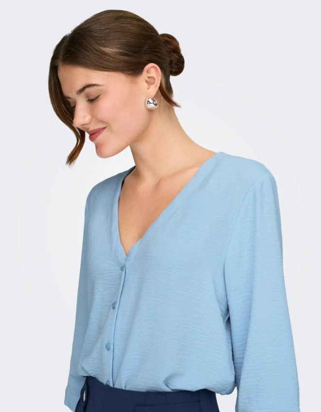 JDY - LION LIFE CAPOTE 3/4 SHIRT - POWDER BLUE