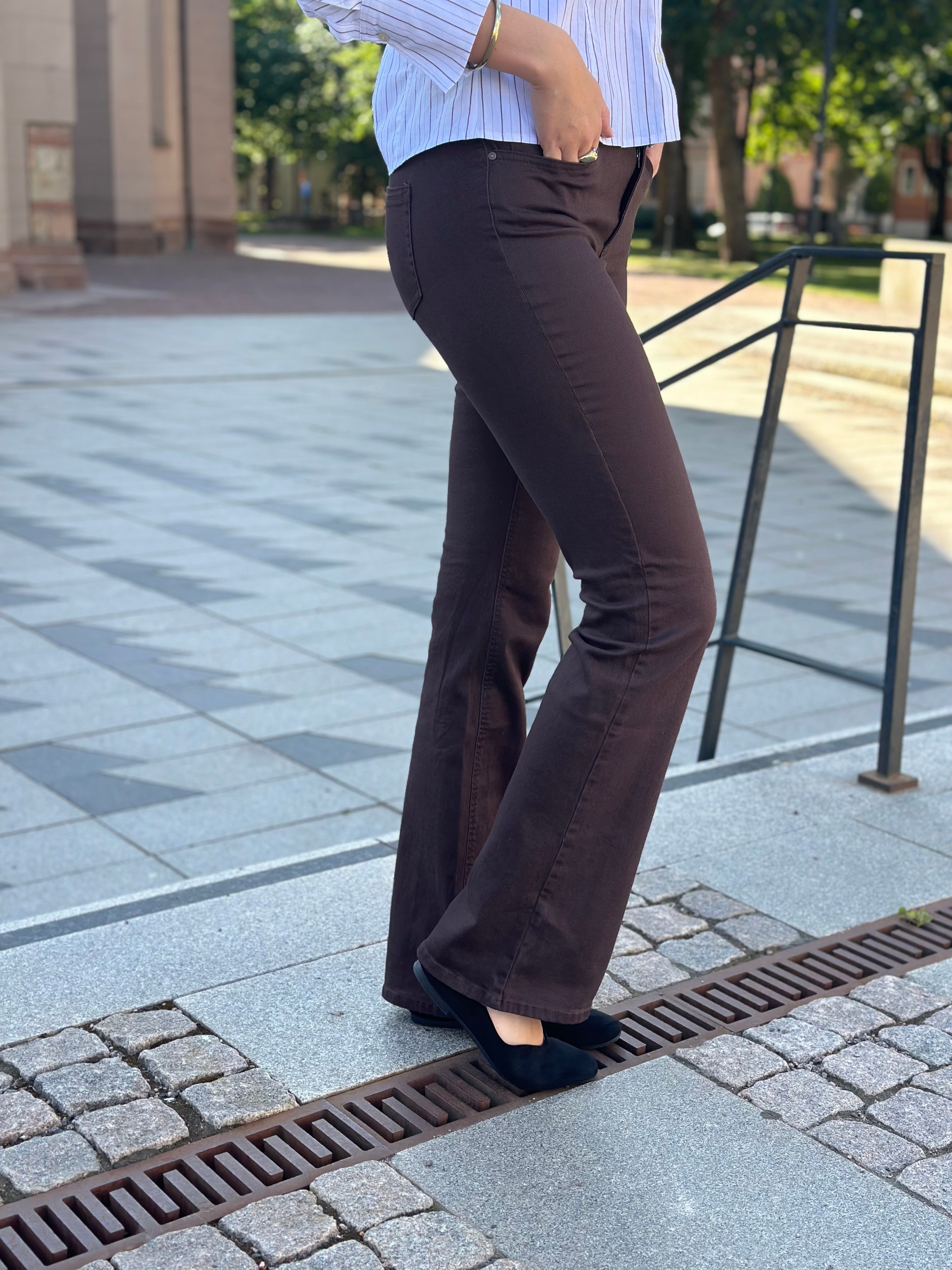 ONLY - BLUSH MID FLARED - BLACK COFFEE