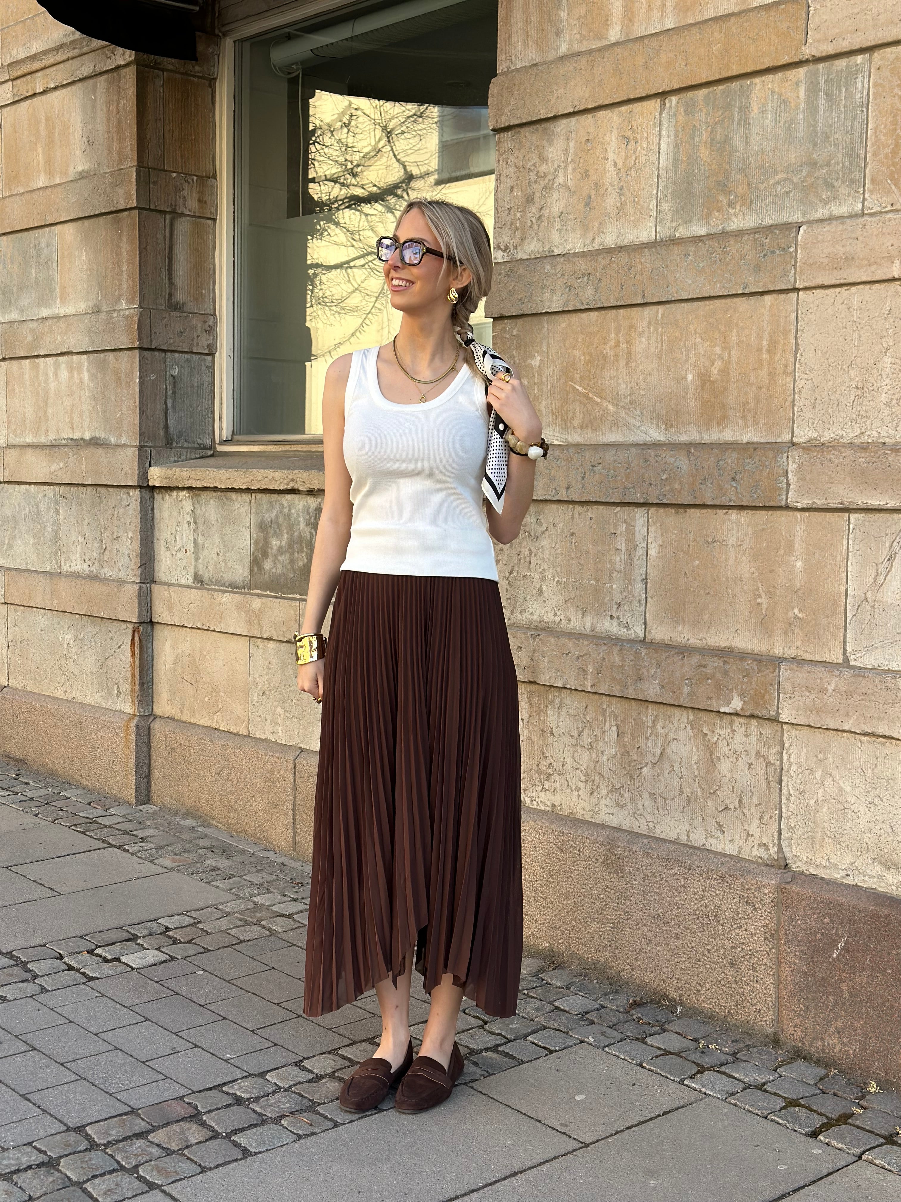 JDY - USO ASSYMMETRIC PLASSE SKIRT - CHICPRY COFFEE