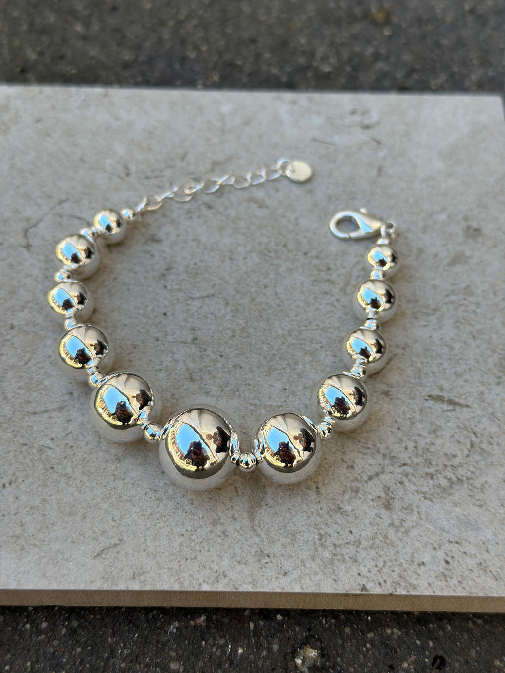BOW19DETAILS - BEAD BRACELET - SILVER